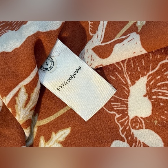 Maurice’s Short Sleeve Blouse Color Rust w/ white poppy flowers women’s XXL EUC - Picture 11 of 16